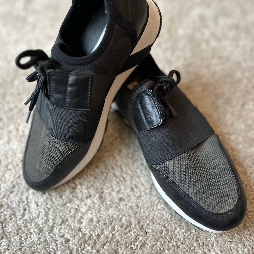Stylish Black Sneakers